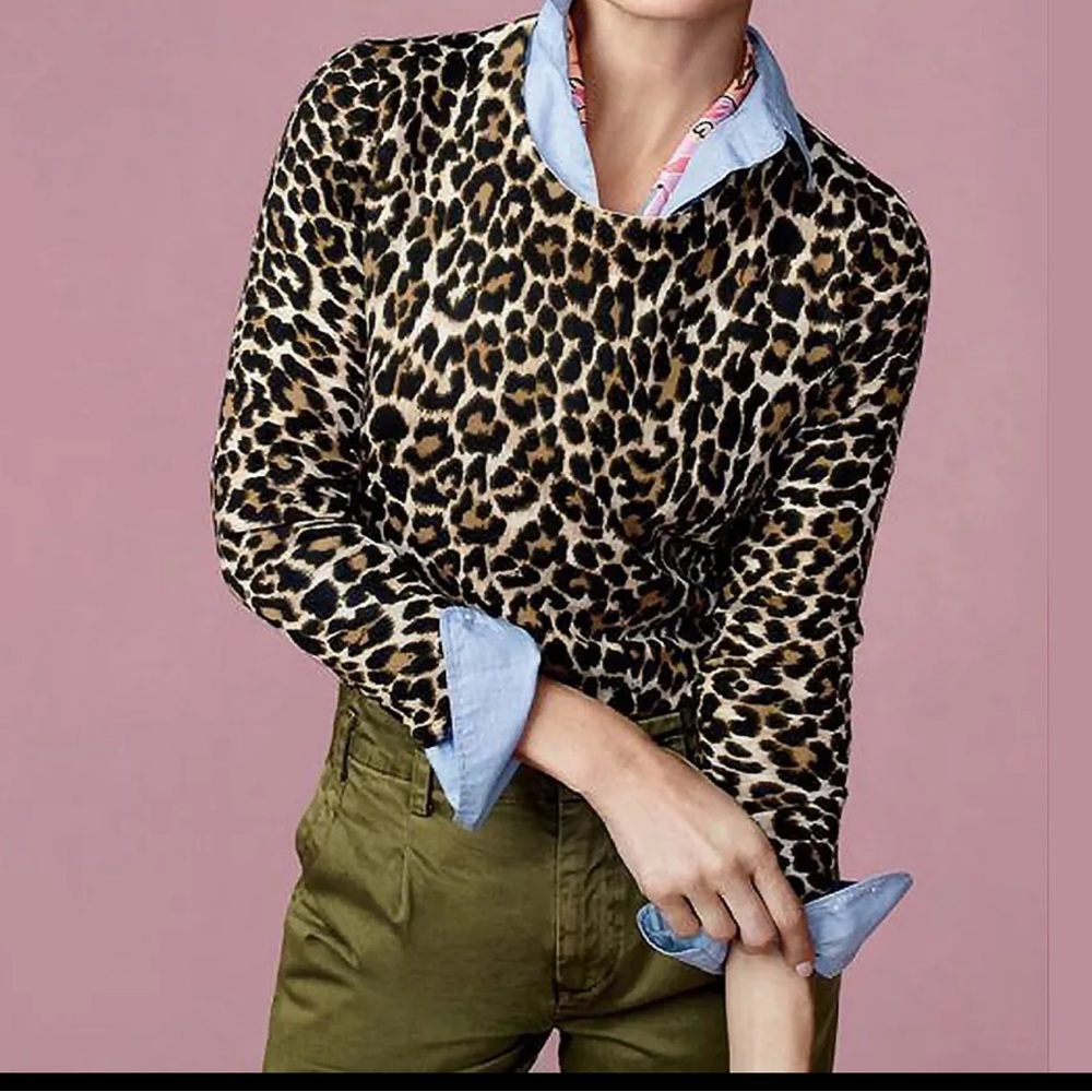 Leopard crew neck